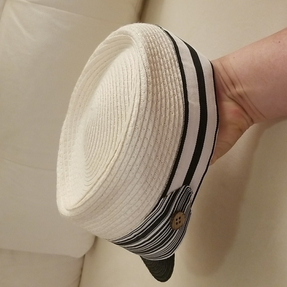 Canvas hat - Picture 2 of 3